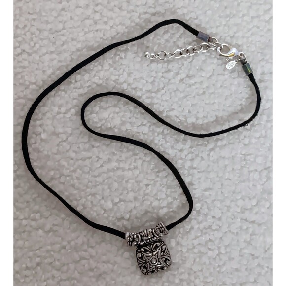 Premier Designs Black Suede Cord Etched Silver Tone Pendant Necklace 18-19.5 in - Picture 4 of 8